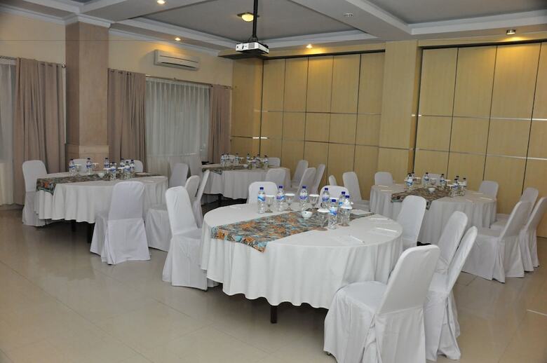 Puri Saron Denpasar Hotel