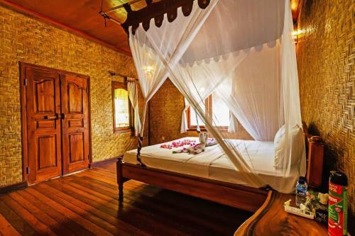 Merta Sari Balangan Bungalows