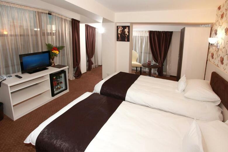 West Plaza Hotel