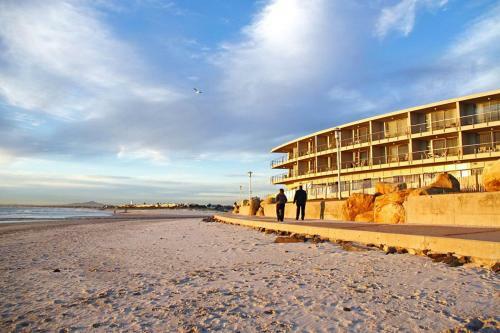 Lagoon Beach Apartment