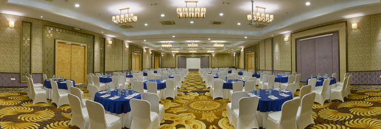 Hotel Davanam Sarovar Portico Suites
