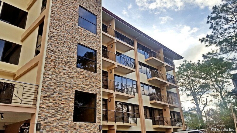 Gardenville Hotel