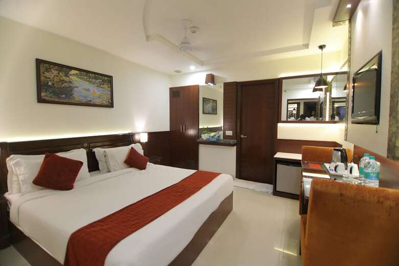 Taj Inn Hotel
