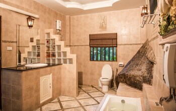 Villa Laem Sila Resort
