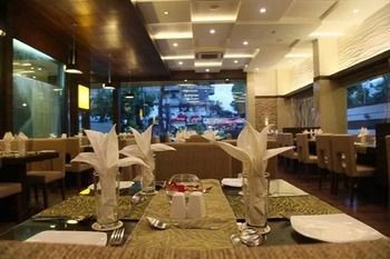 Hotel Le Grande Residency