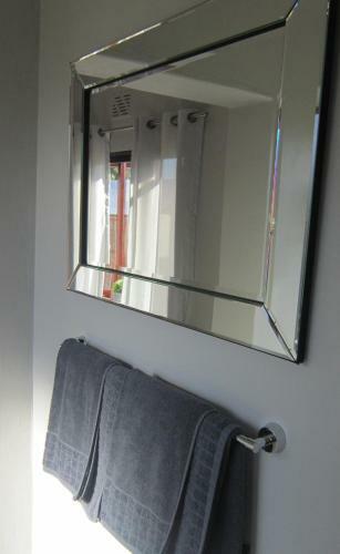 Hostal La Roche Guest House