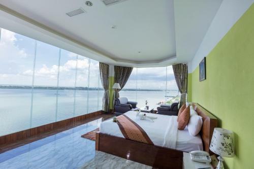 High Sky Hotel