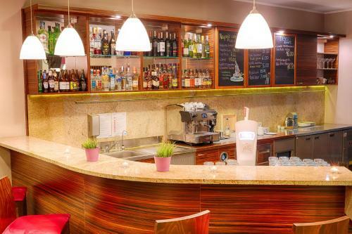 Hotel Focus Katowice Chorz�w