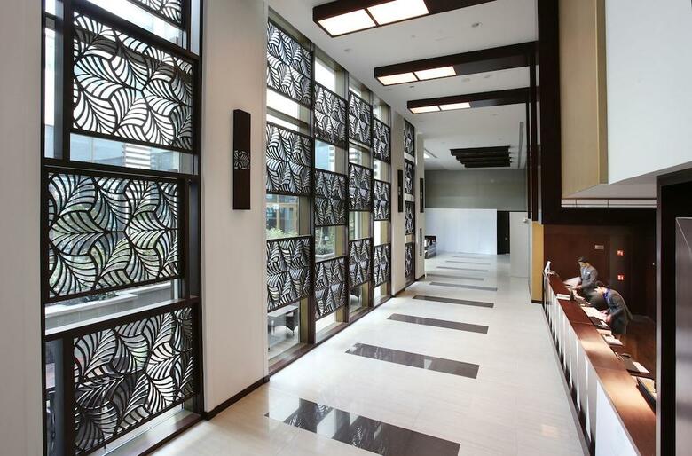 Metropolitan Hotel Dubai