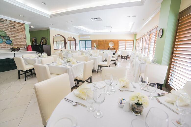 The Courtleigh Hotel