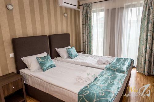 Hostal May Art Residence