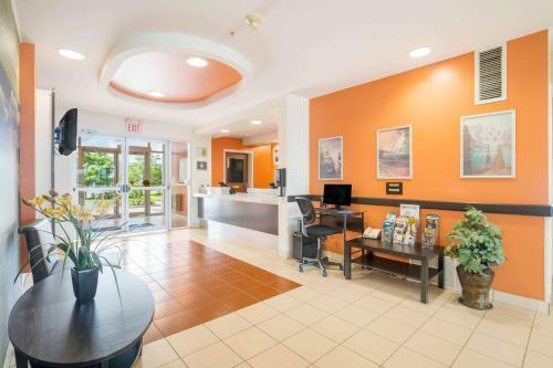 Motel 6 Kingston Ontario
