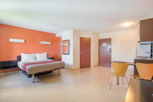 Motel 6 Kingston Ontario