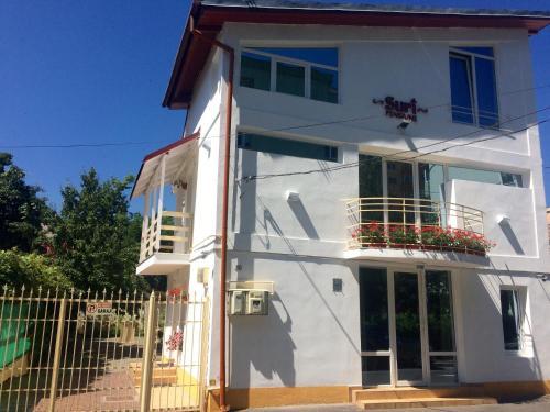 Hostal Suri Guesthouse