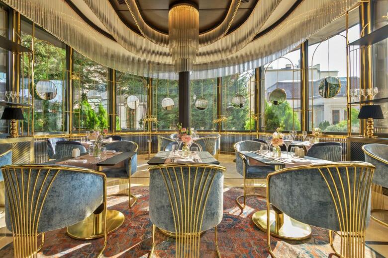 Epoque Hotel