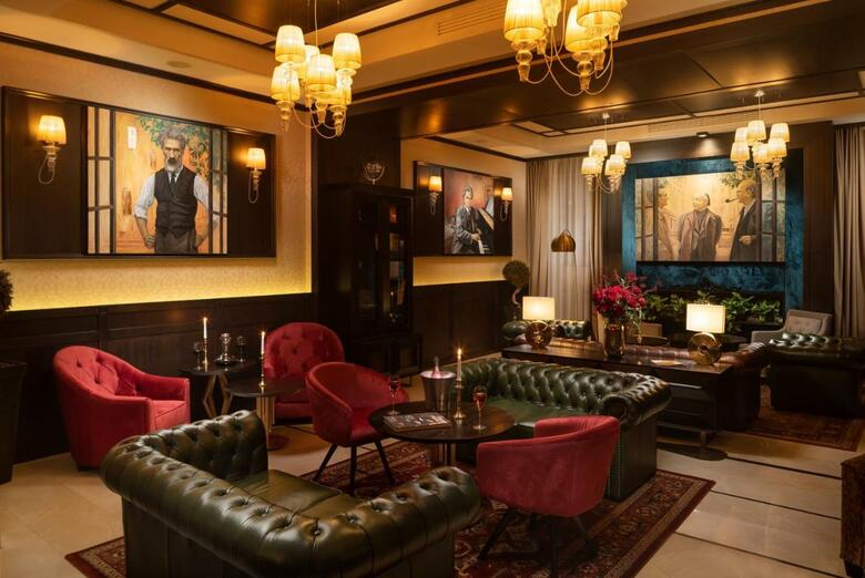 Epoque Hotel