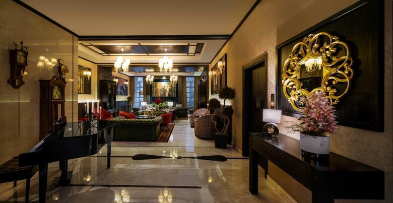 Epoque Hotel