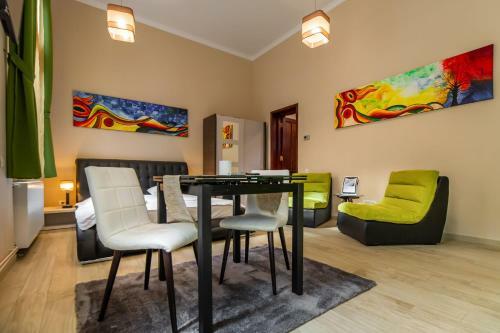 Select City Center Apartments