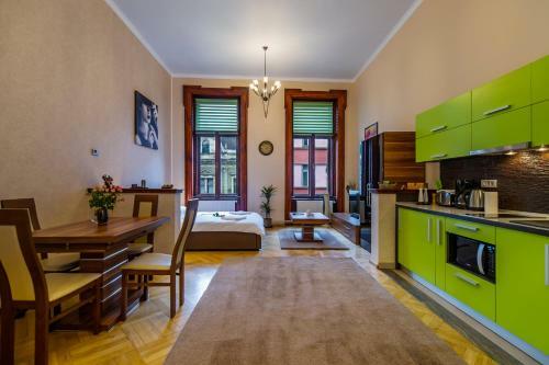 Select City Center Apartments