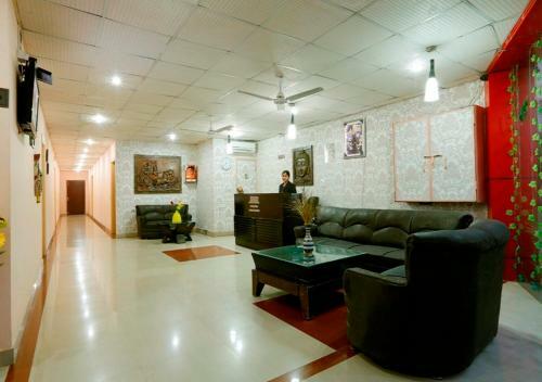 Hotel Anand Lok