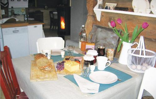 Holiday Home Manger Rad�yvegen