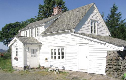 Holiday Home Manger Rad�yvegen