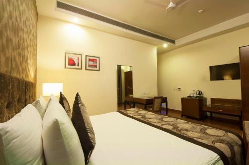 Alpina Hotels & Suites