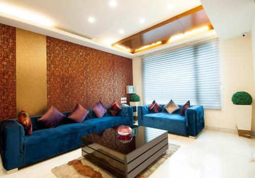 Alpina Hotels & Suites