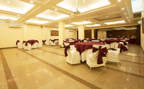 Alpina Hotels & Suites