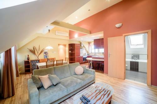 Park Apartment