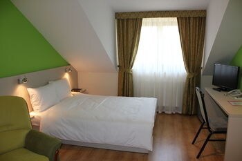 Hostal Domus Mater