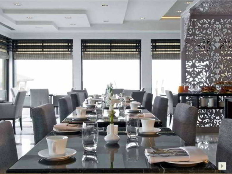 Hotel Vivanta By Taj Dal View