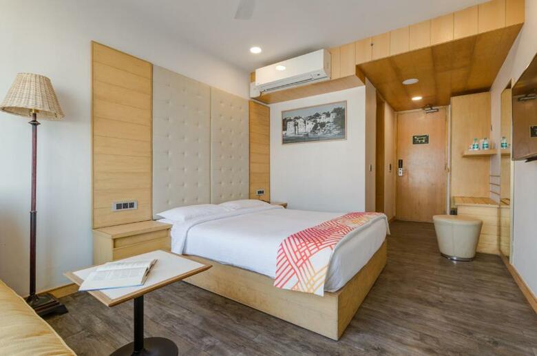 Hotel Ginger Surat