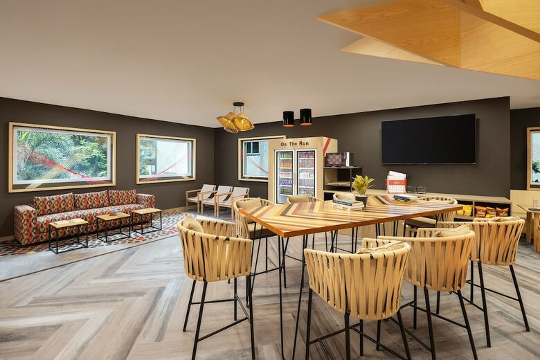 Hotel Ginger Surat