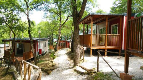 Hostal Cerquestra Camping Village