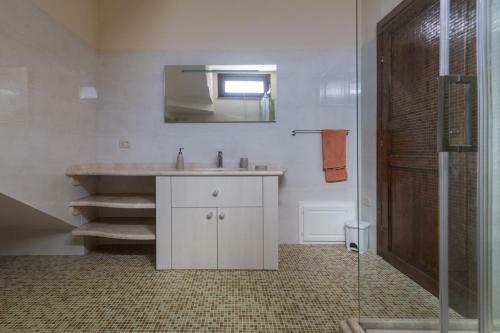 Anaele House B&B