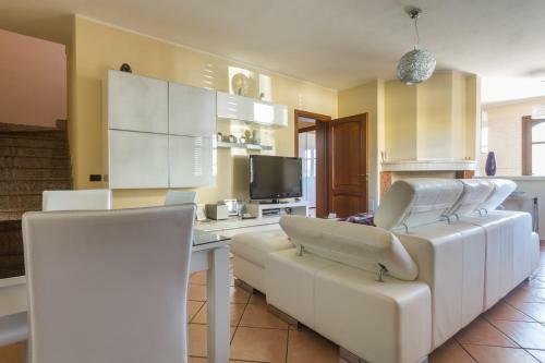 Anaele House B&B