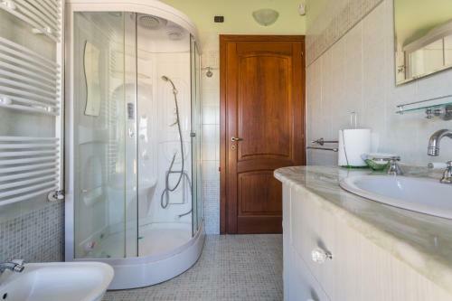 Anaele House B&B