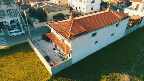 Anaele House B&B