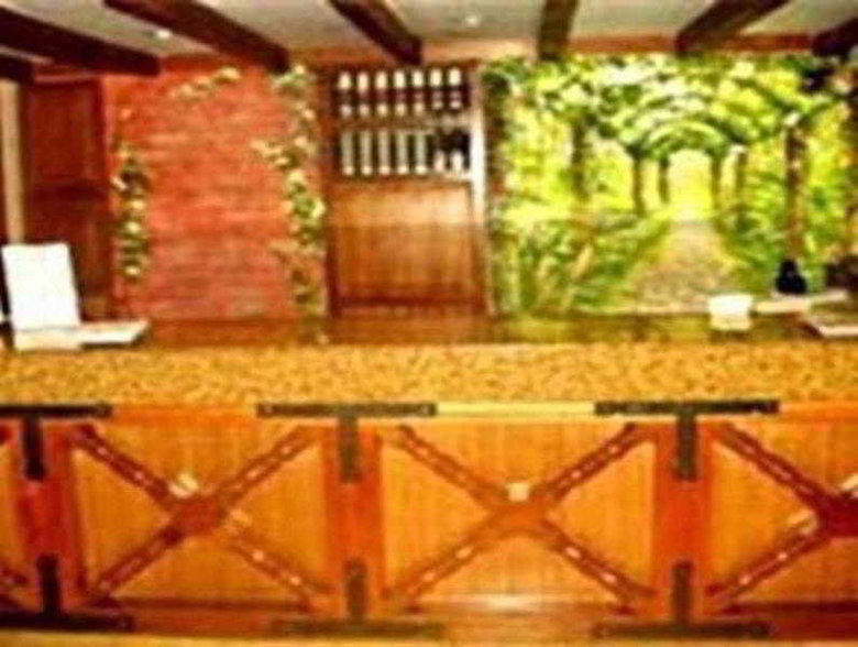 Pinoy Pamilya Hotel