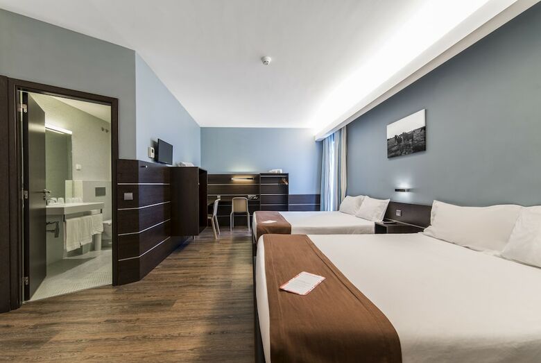 Moov Hotel �vora