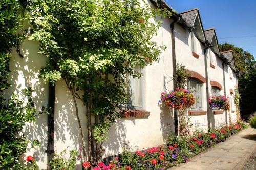 Broomhill Manor Holiday Cottages