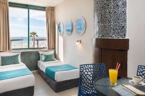 Albergue Beachfront Hotel