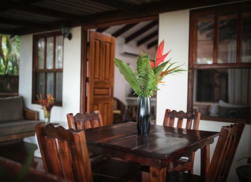 Bed & Breakfast Encantada Ocean Cottages