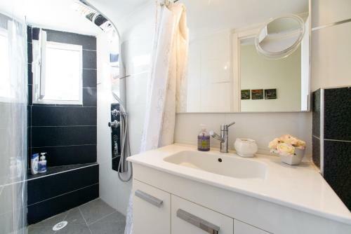 Apartamento Villa Vilina Oasis In Neve Tzedek