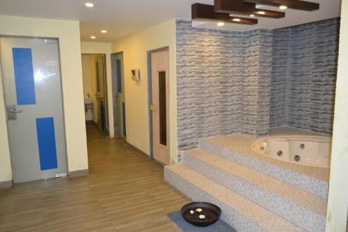 Hotel Sobti Continental