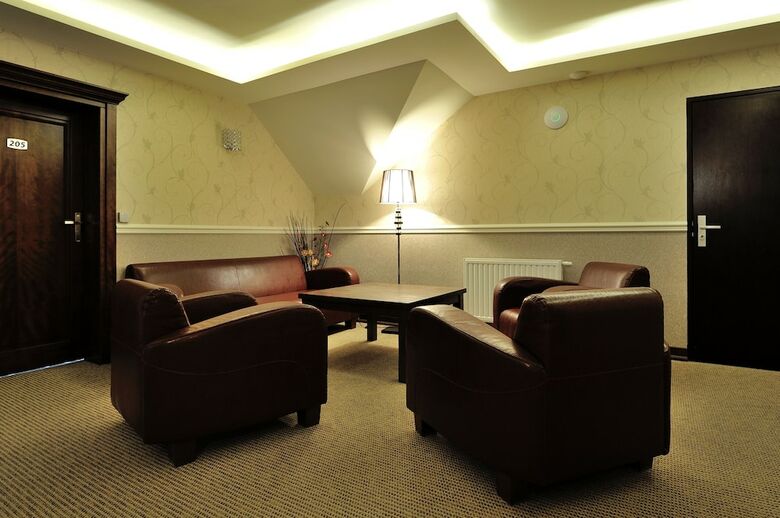 Hostal Hotel Dw�r Choiny