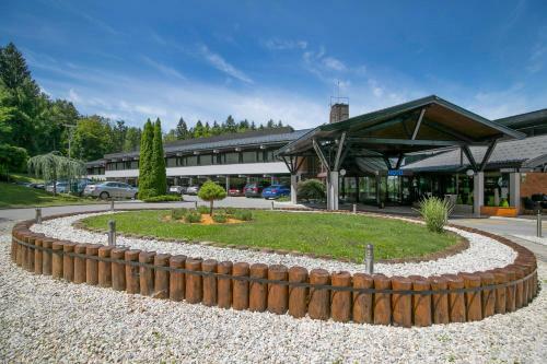Kongo Hotel & Restaurant