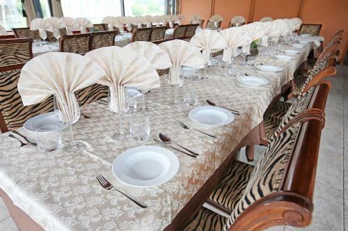 Kongo Hotel & Restaurant