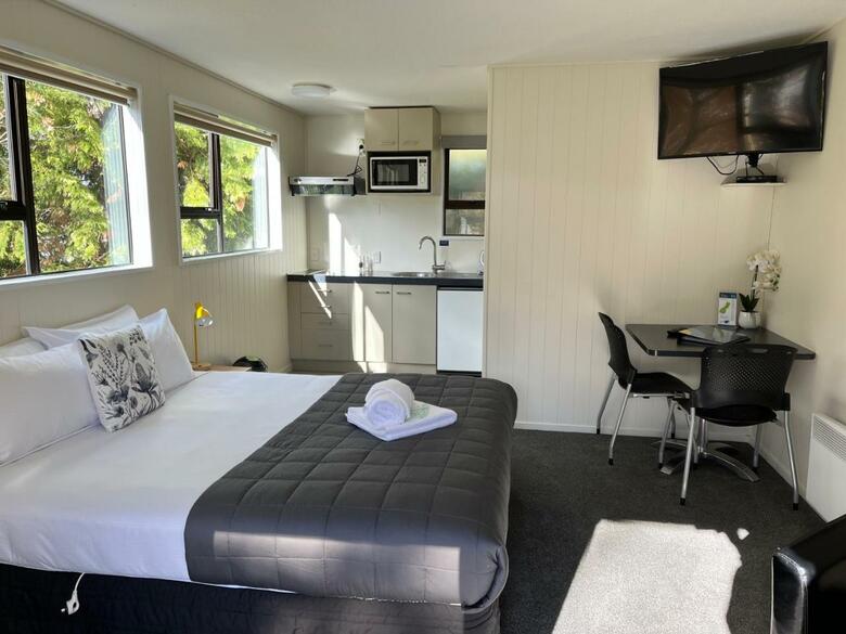 Omarama Top 10 Holiday Park